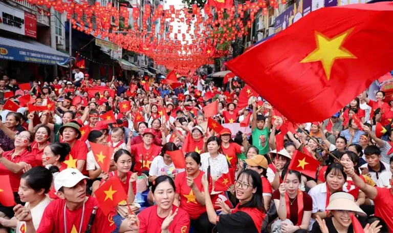 Tháng 11 tới, công chức và người lao động có thể được nghỉ 4 ngày liên tiếp ( Tiếng lào)